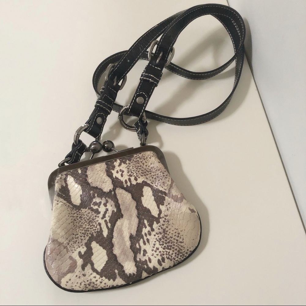 Tommy Bahama kiss lock crossbody bag